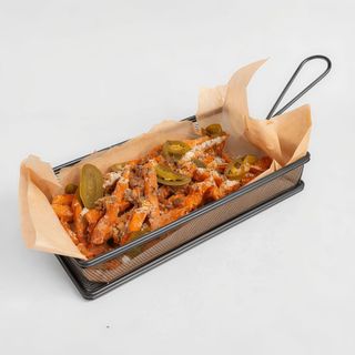 Bataty z papryczkami piripiri i sosem cheddar