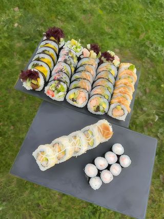 Sushi Set 9 / 4 osoby / smażony / 42 szt.