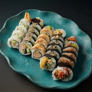 Sushi Set 7 / 3 osoby / smażony / 28 szt.