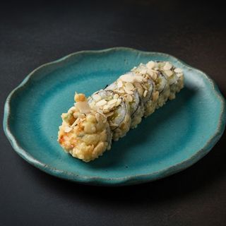 Futomaki Łosoś Tempura 6 szt.