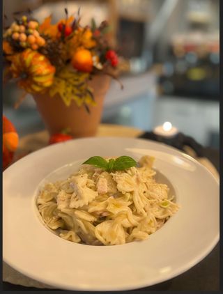 Makaron z szynką, porem i mascarpone