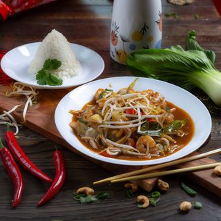 61. Krewetki z czosnkiem, trawą cytrynową i chilli