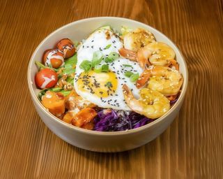 Bibimbap z krewetkami