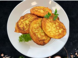 Placki Ziemniaczane 4 szt. + Zupa + Surówka