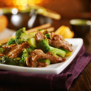 Wieprzowina z brokułami i czosnkiem