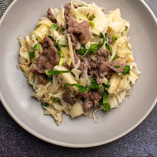 Wołowina z bambusem i grzybami