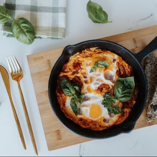 KETO SZAKSZUKA Z CHORIZO