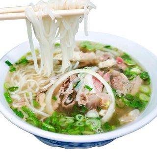 Zupa Po Ha Noi z kurczakiem