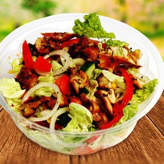 Sałatka z kebabem -gyrosem