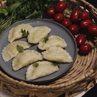 Pierogo z ziemniakami i cebulą