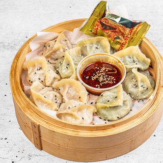 Mix Pierogów 15 sztuk + Sos