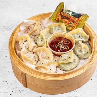 Mix Pierogów 10 sztuk + Sos