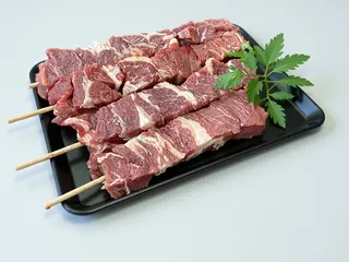Szaszłyk z jagnięciny (marynowany) 500 g