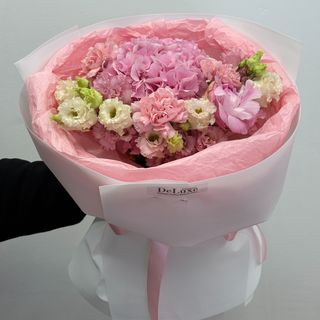 Bukiet z hortensji, goździków i eustomy