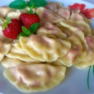 Pierogi z truskawkami 12 szt