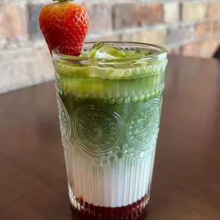 Matcha truskawkowa