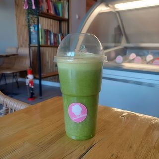 Koktajl owocowo - warzywny ze szpinakiem