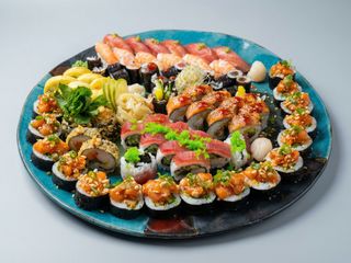 Rainbow Roll 10 szt.