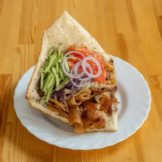 Kebab w bułce duży