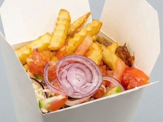 Kubek kebab z surówkami