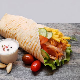 Kebab tortilla z frytkami