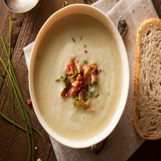 Krem cebulowy z grzanką