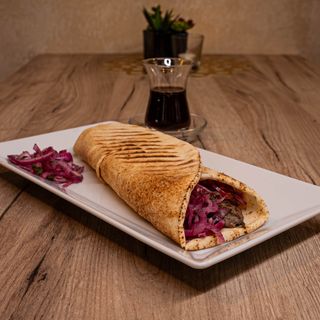 Kebab z grillowanej wołowiny (Szisz Kebab)