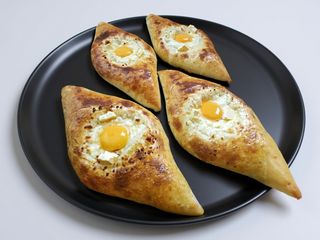 Chaczapuri Adżarski duże