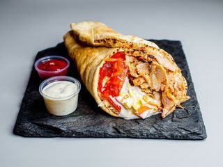 Kebab Rollo z frytkami 