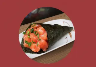 Temaki salmon