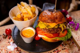 Burger wołowy z ogórkiem piklowanym 500g