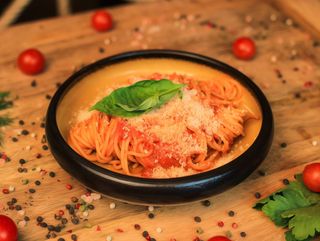 Spaghetti w sosie pomidorowym
