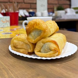 Naleśniki z wiśniami, czekoładem i włoskim orzechiem