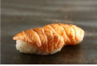 Nigiri Łosoś opalony