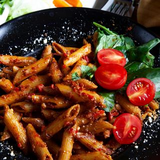 Penne z suszonymi pomidorami i tymiankiem