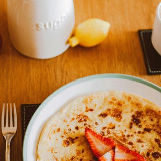 Naleśniki z czekoladą belgijską i owocami