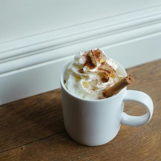 Gorąca czekolada z bitą śmietaną