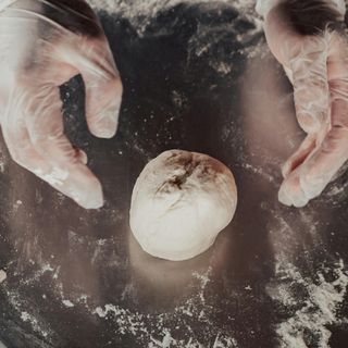 Szara kluska z borowikami