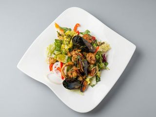 Sałatka z owocami morza