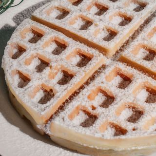 Gofr z cukrem pudrem 