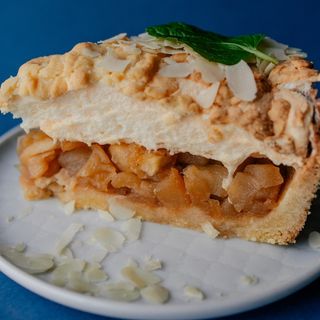 Szarlotka jabłkowo-gruszkowa z migdałami I brązowym cukrem 