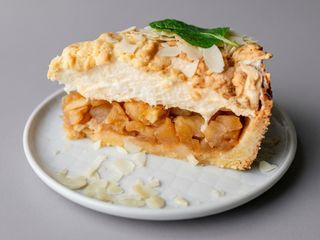 Szarlotka jabłkowo-gruszkowa z migdałami I brązowym cukrem 