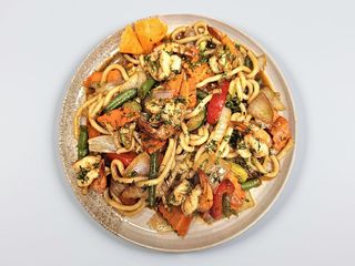 20. Makaron Udon z krewetkami