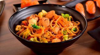 Makaron jajeczny z krewetkami