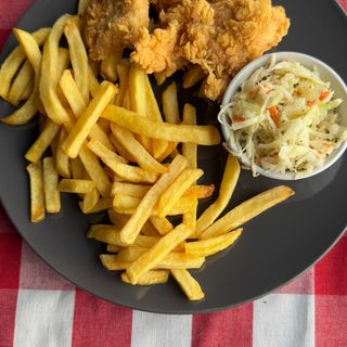 Zestaw strips - 3 stripsy, frytki, surówka, sos czosnkowy