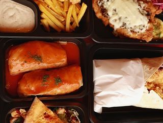 Naleśniki z pieczarkami, serem i kurczakiem 2szt