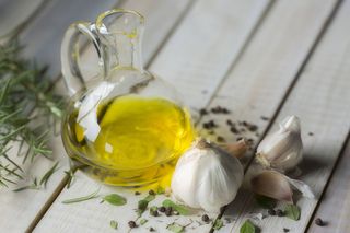 Oliwa czosnkowa