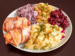 Dwa udka trybowane owinięte w boczku