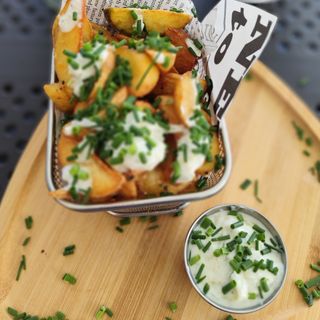 Pieczone ziemniaczki z tzatziki