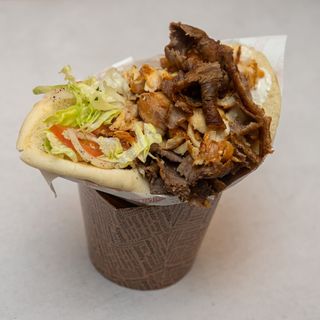 Kebab w bułce z wołowiną